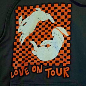 Harry Styles Love on Tour Hoodie Sweatshirt Black Orange Unisex Size L Rabbits